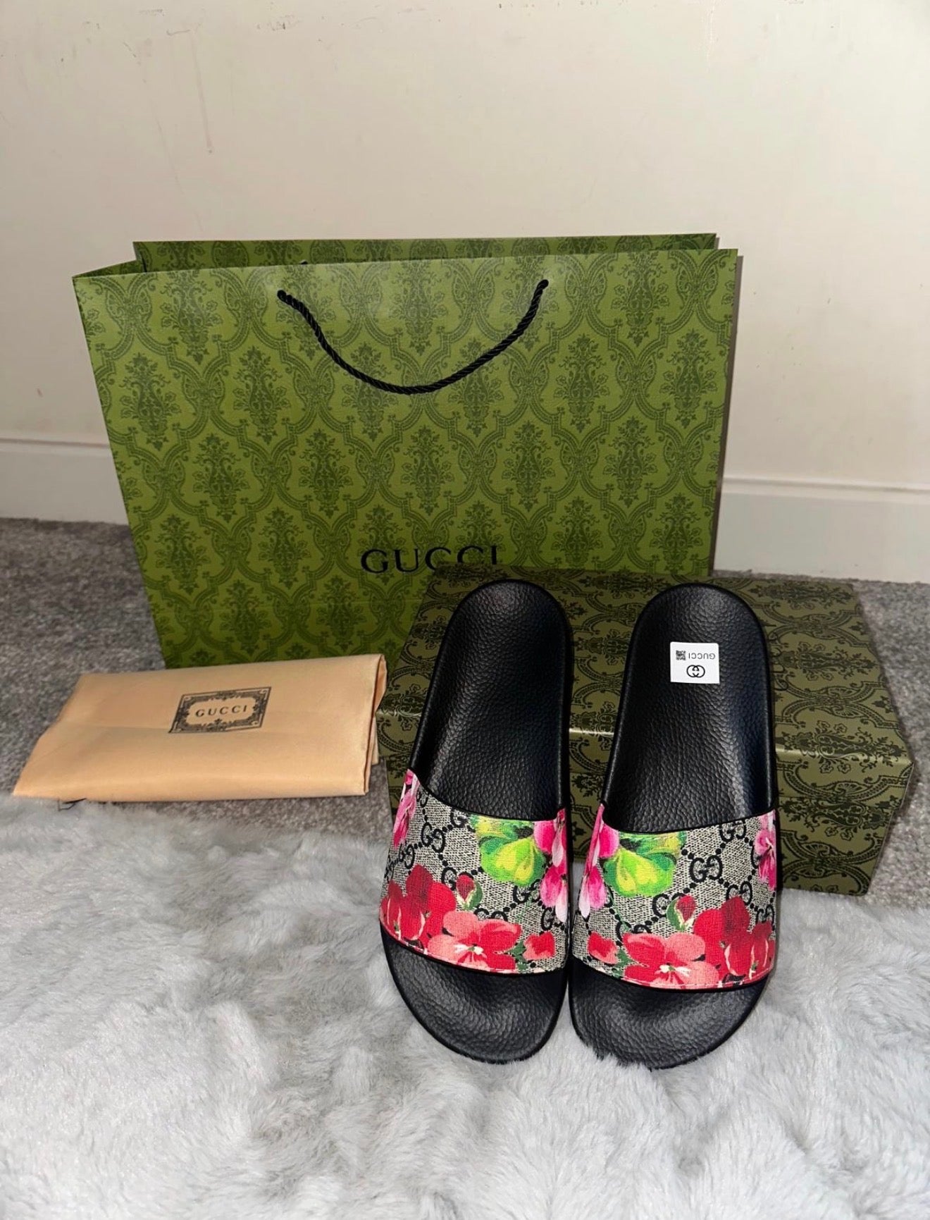Ladies sliders